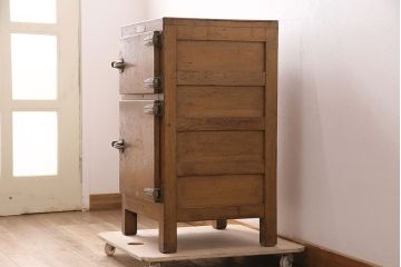 昭和レトロ　雰囲気作りにぴったり!ノスタルジックなナラ材製冷蔵庫(木製冷蔵庫、ディスプレイ、収納棚、戸棚)(R-048304)