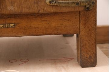 昭和レトロ　雰囲気作りにぴったり!ノスタルジックなナラ材製冷蔵庫(木製冷蔵庫、ディスプレイ、収納棚、戸棚)(R-048304)