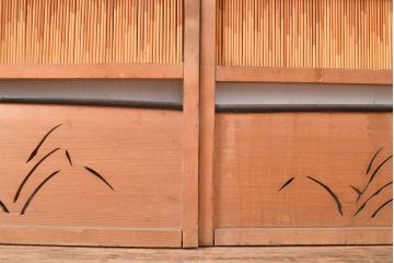和製アンティーク　濃い色合いの竹装飾がアクセントになった御簾戸2枚セット(建具、簾戸、簀戸、葭戸、夏障子、すど、葦戸)(R-048316)