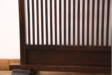 中古　松本民芸家具　洗練された和モダンな雰囲気を醸し出すC型衝立(つい立て、パーテーション)(定価約13万円)(R-048323)