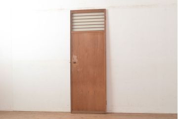 アンティーク建具　素朴な佇まいがレトロさを演出する木製扉(ドア、建具)(R-048325)