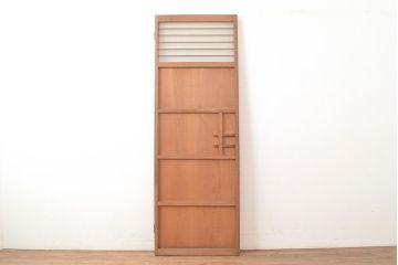 アンティーク建具　素朴な佇まいがレトロさを演出する木製扉(ドア、建具)(R-048325)
