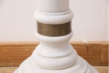 アメリカビンテージ　当店ペイント・リメイク　真鍮　上品なフォルムとアンティークカラーが優雅な雰囲気を高める花台(飾り台)(R-048329)