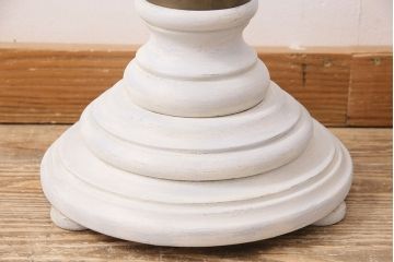 アメリカビンテージ　当店ペイント・リメイク　真鍮　上品なフォルムとアンティークカラーが優雅な雰囲気を高める花台(飾り台)(R-048329)