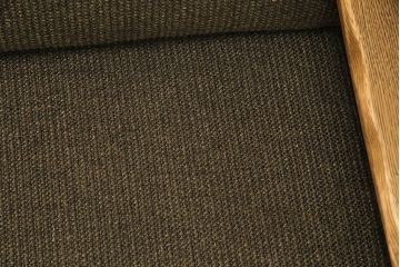 中古　美品　ナラ材の浮造り仕上げ!イバタインテリアのマガジンラックが付いた3人掛けソファ(アームソファ)(定価24万円)(R-048330)