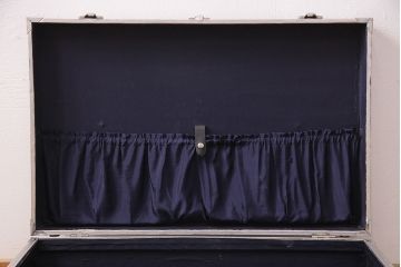 ビンテージ　使い込まれた風合いが格好良い!男前なインテリアにおすすめのジュラルミントランク(鞄、カバン、収納、ディスプレイ)(R-048331)