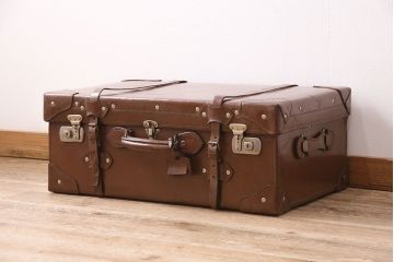 イギリスビンテージ　上手物!!　外国映画のワンシーンに出てきそうな目を引く本革トランク(鞄、カバン、収納、ディスプレイ)(R-048332)