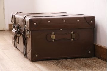 イギリスビンテージ　上手物!!　外国映画のワンシーンに出てきそうな目を引く本革トランク(鞄、カバン、収納、ディスプレイ)(R-048332)