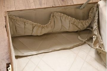 ビンテージ雑貨　収納しながらディスプレイもできる!!格好良いトランク(鞄、カバン、収納、ディスプレイ)(R-048333)