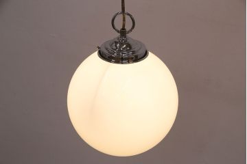 ビンテージ照明　様々なテイストに馴染みやすい球体型の天井照明(ペンダントライト、吊り下げ照明)(R-048334)