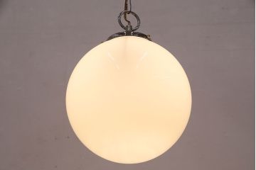 ビンテージ照明　様々なテイストに馴染みやすい球体型の天井照明(ペンダントライト、吊り下げ照明)(R-048334)