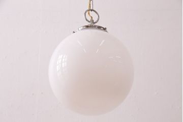 ビンテージ照明　様々なテイストに馴染みやすい球体型の天井照明(ペンダントライト、吊り下げ照明)(R-048335)