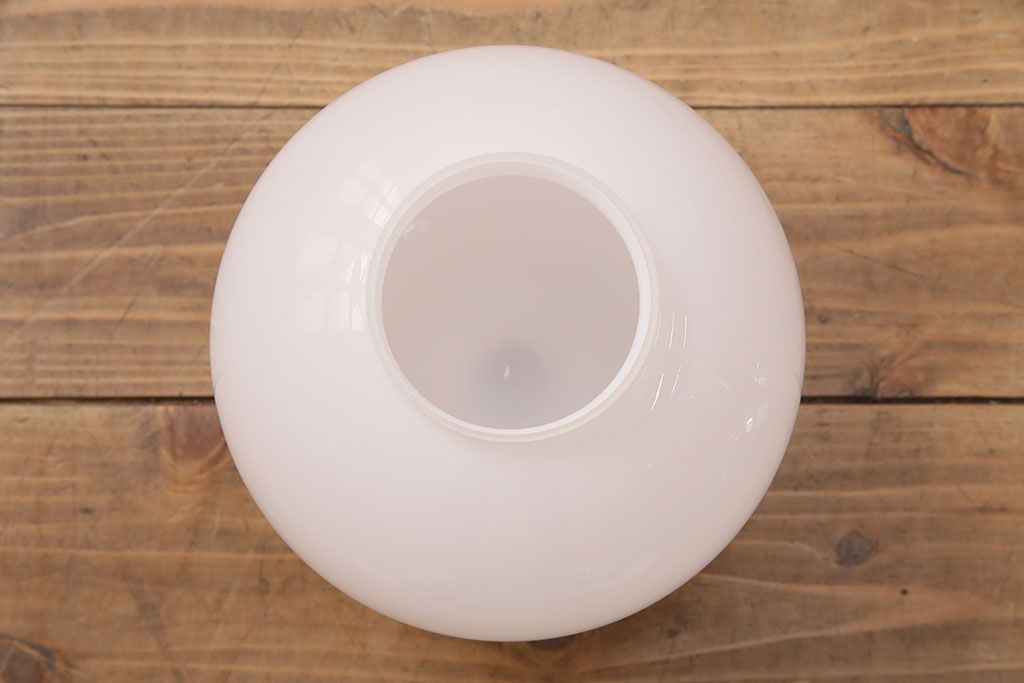 ビンテージ照明　様々なテイストに馴染みやすい球体型の天井照明(ペンダントライト、吊り下げ照明)(R-048335)