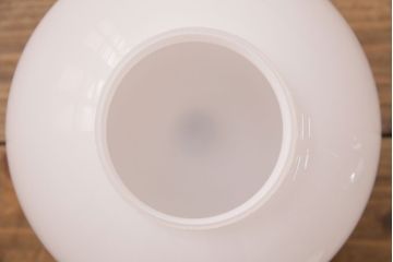 ビンテージ照明　様々なテイストに馴染みやすい球体型の天井照明(ペンダントライト、吊り下げ照明)(R-048335)