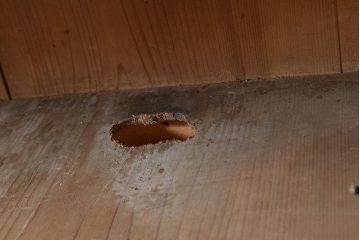 和製アンティーク　前面ヒノキ材　どこか懐かしさを感じる時代の味が魅力的な重ね戸棚(収納棚、食器棚、キャビネット)(R-048345)