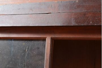 和製アンティーク　前面ヒノキ材　どこか懐かしさを感じる時代の味が魅力的な戸棚(収納棚、食器棚、キャビネット、サイドボード)(R-048347)