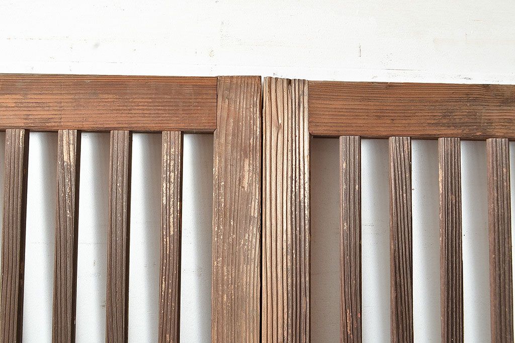 和製アンティーク　古き良き時代の味わいが趣溢れる格子戸2枚セット(玄関戸、引き戸、建具)(R-048350)