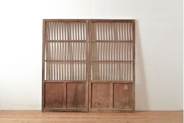 和製アンティーク　古き良き時代の味わいが趣溢れる格子戸2枚セット(玄関戸、引き戸、建具)(R-048350)