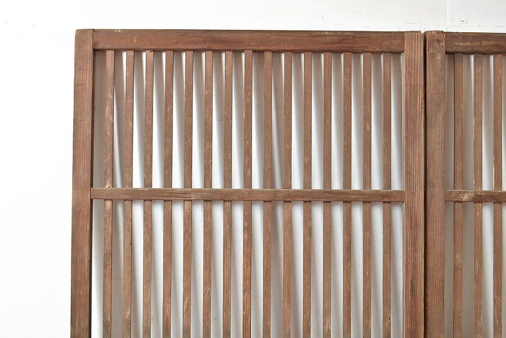 和製アンティーク　古き良き時代の味わいが趣溢れる格子戸2枚セット(玄関戸、引き戸、建具)(R-048350)