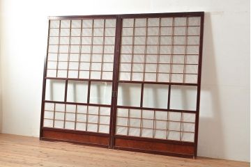 アンティーク建具　腰板ケヤキ材　漆塗り　和の風情たっぷりの両面格子入り障子戸2枚セット(引き戸、建具)(R-048354)