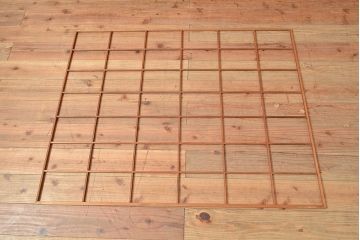 アンティーク建具　腰板ケヤキ材　漆塗り　和の風情たっぷりの両面格子入り障子戸2枚セット(引き戸、建具)(R-048355)