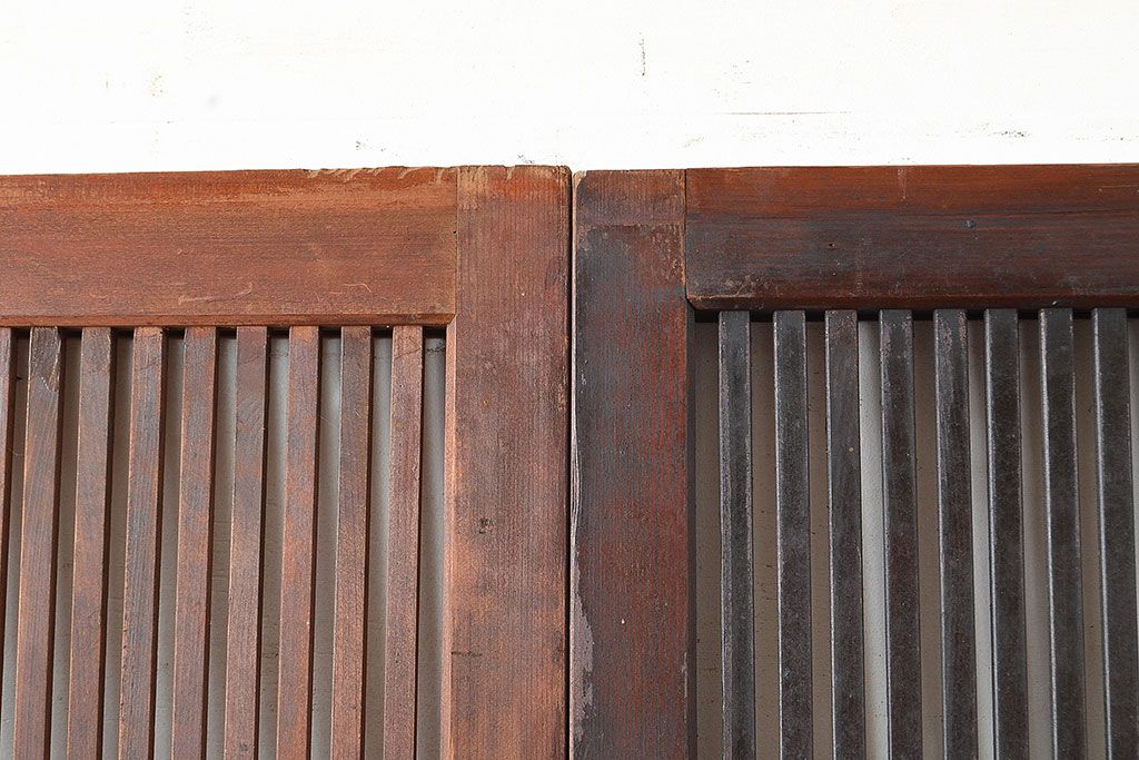 アンティーク建具　昭和初期　落ち着いた和の雰囲気を演出する格子戸2枚セット　(R-048358)