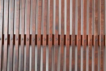 アンティーク建具　昭和初期　落ち着いた和の雰囲気を演出する格子戸2枚セット　(R-048358)