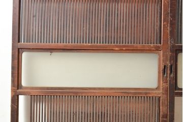 アンティーク建具　昭和初期　落ち着いた和の雰囲気を演出する格子戸2枚セット　(R-048358)