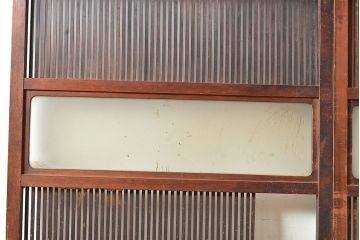 アンティーク建具　昭和初期　落ち着いた和の雰囲気を演出する格子戸2枚セット　(R-048358)