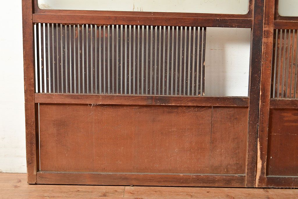 アンティーク建具　昭和初期　落ち着いた和の雰囲気を演出する格子戸2枚セット　(R-048358)
