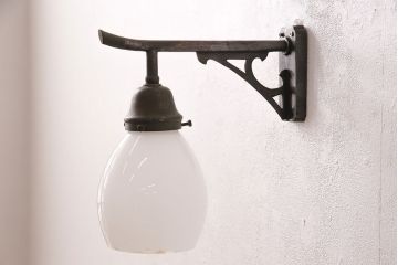 アンティーク照明　昭和初期　ぽてっとしたフォルムと透かしの意匠がお洒落なウォールランプ(壁掛け照明、壁付け照明)(R-048366)