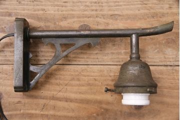 アンティーク照明　昭和初期　ぽてっとしたフォルムと透かしの意匠がお洒落なウォールランプ(壁掛け照明、壁付け照明)(R-048366)