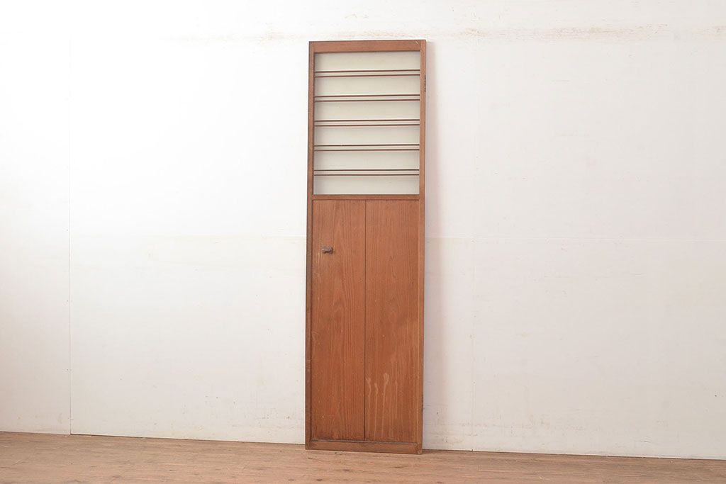 ヴィンテージ建具　昭和中期　窓ガラス付きのレトロな木製扉1枚　(R-048372)