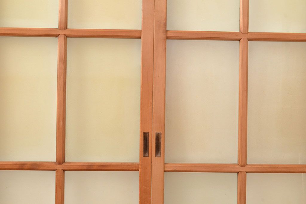 ヴィンテージ建具　昭和中期　幅の狭いつくりが珍しいすりガラス戸4枚セット　(R-048380)