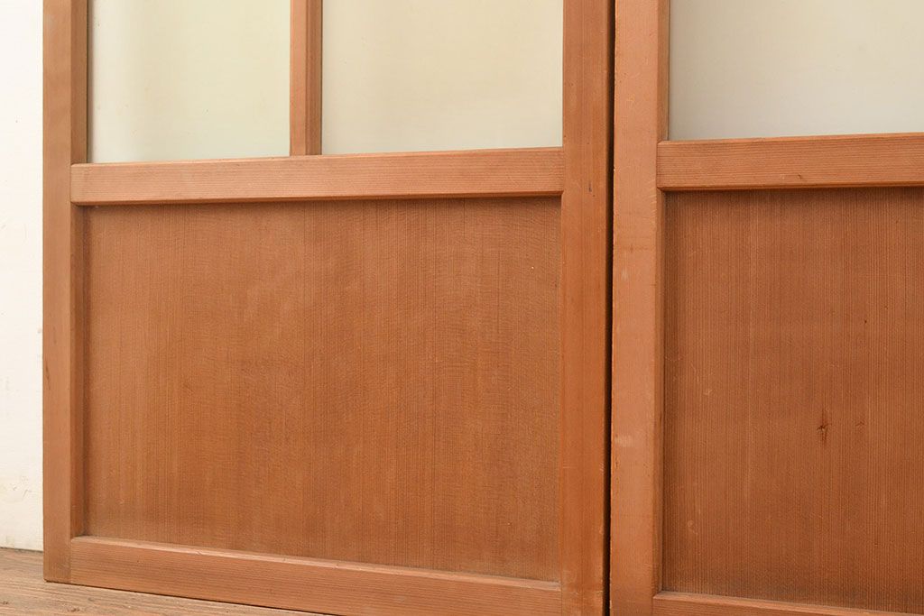 ヴィンテージ建具　昭和中期　幅の狭いつくりが珍しいすりガラス戸4枚セット　(R-048380)
