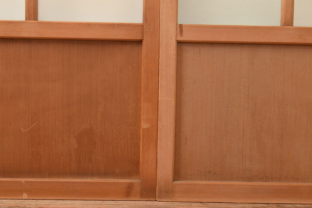 ヴィンテージ建具　昭和中期　幅の狭いつくりが珍しいすりガラス戸4枚セット　(R-048380)