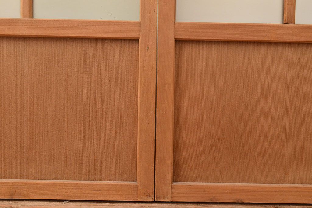 ヴィンテージ建具　昭和中期　幅の狭いつくりが珍しいすりガラス戸4枚セット　(R-048380)