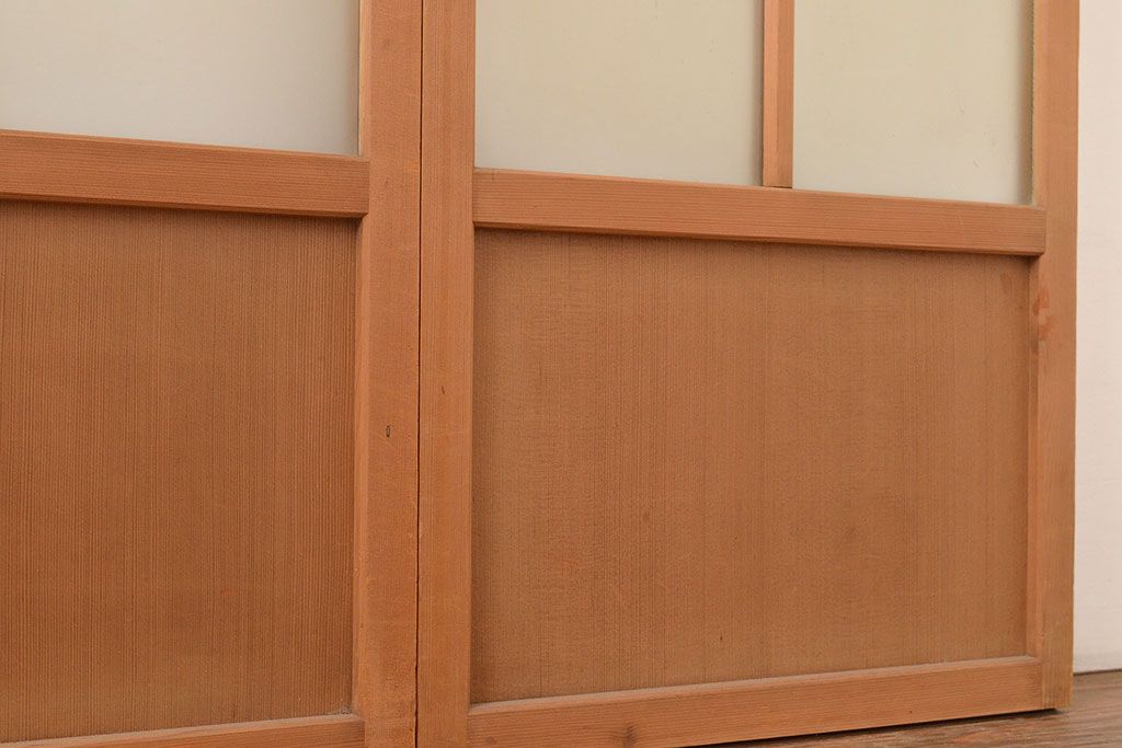 ヴィンテージ建具　昭和中期　幅の狭いつくりが珍しいすりガラス戸4枚セット　(R-048380)