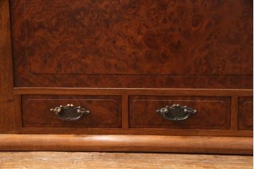 和製アンティーク　民芸家具　カリン材の鳥眼杢を贅沢に使用した、一級品の長火鉢(花梨材)(R-048382)