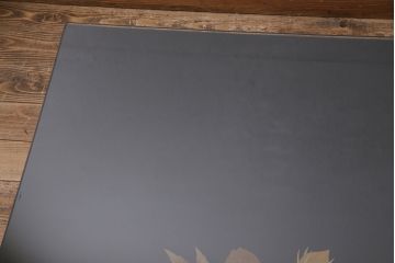 中古　輪島塗　加賀蒔絵　井波唯志作　上品な佇まいが魅力的なガラス天板付きの金蒔絵座卓(ローテーブル)(定価約350万円)(R-048385)