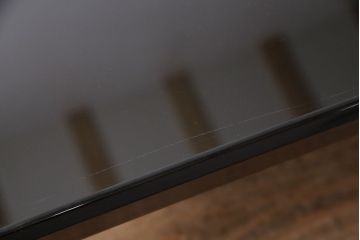 中古　輪島塗　加賀蒔絵　井波唯志作　上品な佇まいが魅力的なガラス天板付きの金蒔絵座卓(ローテーブル)(定価約350万円)(R-048385)
