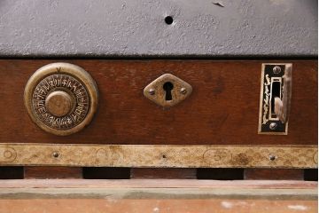 ジャンク品　コレクションに!昭和の懐かしい雰囲気が味わえる木製レジスター(ディスプレイ)(R-048389)