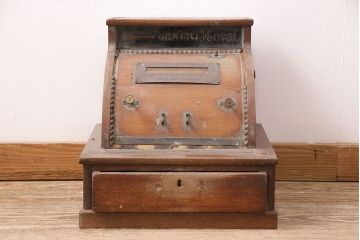ジャンク品　レトロなデザインが雰囲気を高める木製レジスター(ディスプレイ)(R-048390)