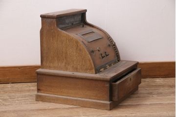 ジャンク品　レトロなデザインが雰囲気を高める木製レジスター(ディスプレイ)(R-048390)
