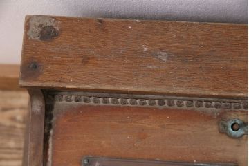 ジャンク品　レトロなデザインが雰囲気を高める木製レジスター(ディスプレイ)(R-048390)