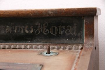 ジャンク品　レトロなデザインが雰囲気を高める木製レジスター(ディスプレイ)(R-048390)