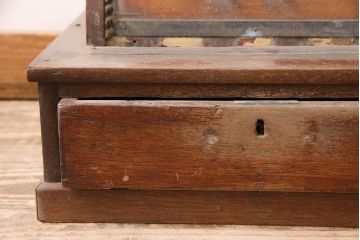 ジャンク品　レトロなデザインが雰囲気を高める木製レジスター(ディスプレイ)(R-048390)