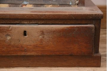 ジャンク品　レトロなデザインが雰囲気を高める木製レジスター(ディスプレイ)(R-048390)