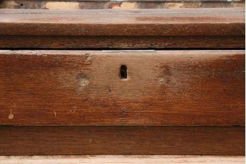 ジャンク品　レトロなデザインが雰囲気を高める木製レジスター(ディスプレイ)(R-048390)