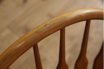 ヴィンテージ　柏木工(KASHIWA)　背もたれがお洒落なナラ材製のダイニングチェア4脚セット(イス、ウィンザーチェア、ビンテージ、ウインザーチェア)(R-048393)